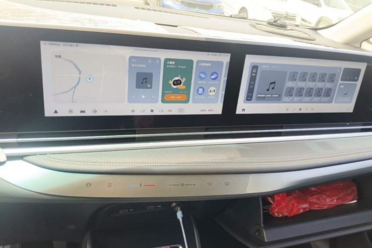 Used SAIC MAXUS G90 2022 2.0T Galaxy Seven-Seater Version Audio And AC Panel