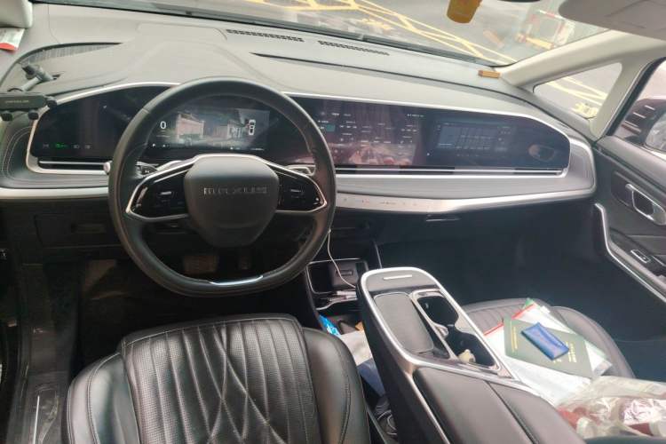 Used SAIC MAXUS G90 2022 2.0T Xingyun Seven-Seater Version Center Console