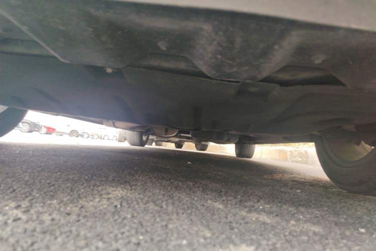 Used SAIC MAXUS G90 2022 2.0T Xingyun Seven-Seater Version Chassis Front Right