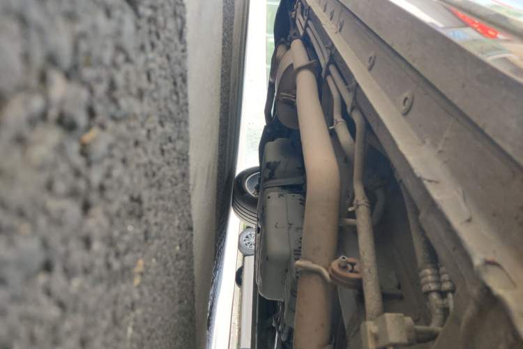 Used SAIC MAXUS G90 2022 2.0T Interstellar Seven-Seater Chassis Front Right