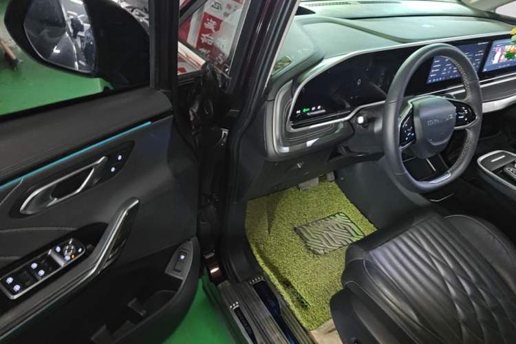 Used SAIC MAXUS G90 2022 2.0T Interstellar Seven-Seater Driver Seat