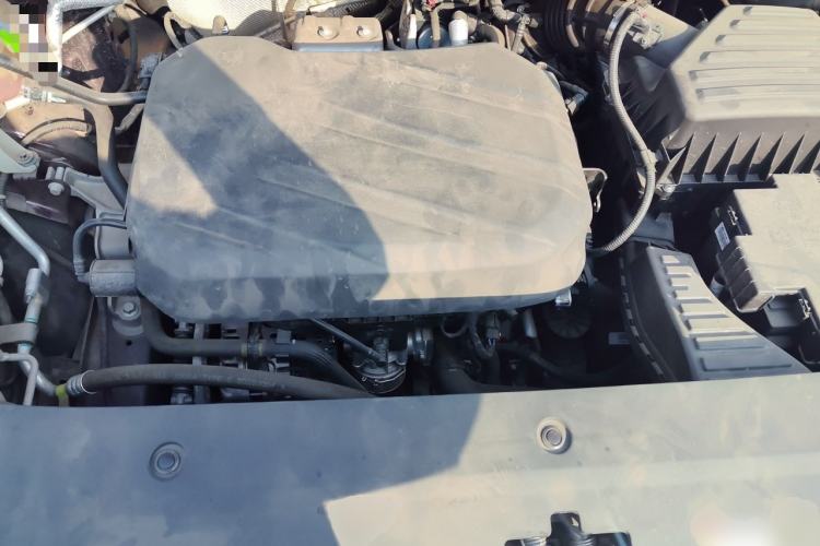 Used SAIC MAXUS G90 2022 2.0T Galaxy Seven-Seater Version Engine Bay