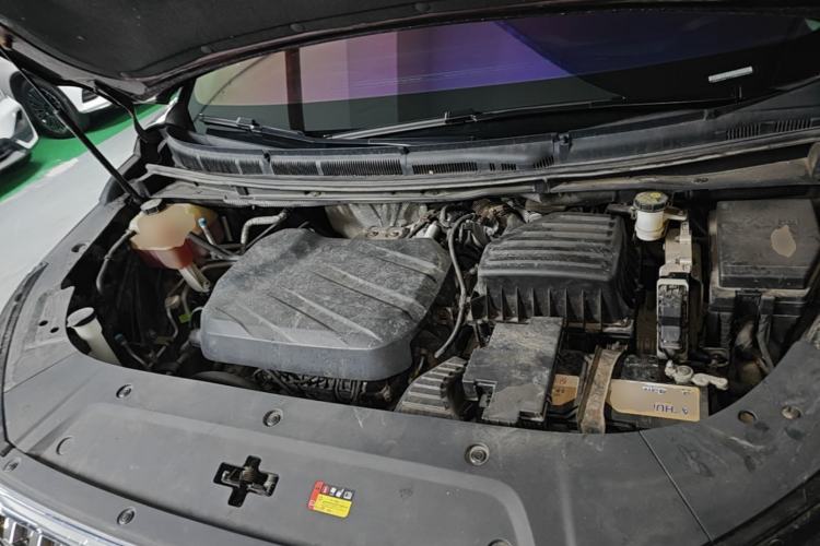 Used SAIC MAXUS G90 2022 2.0T Interstellar Seven-Seater Engine Bay