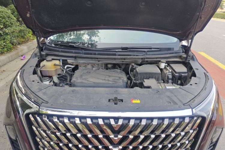 Used SAIC MAXUS G90 2022 2.0T Interstellar Seven-Seater Engine Bay