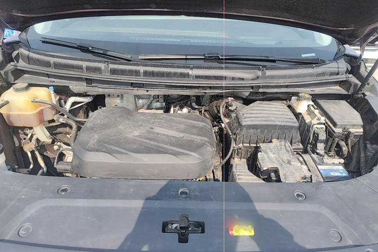 Used SAIC MAXUS G90 2022 2.0T Interstellar Seven-Seater Engine Bay