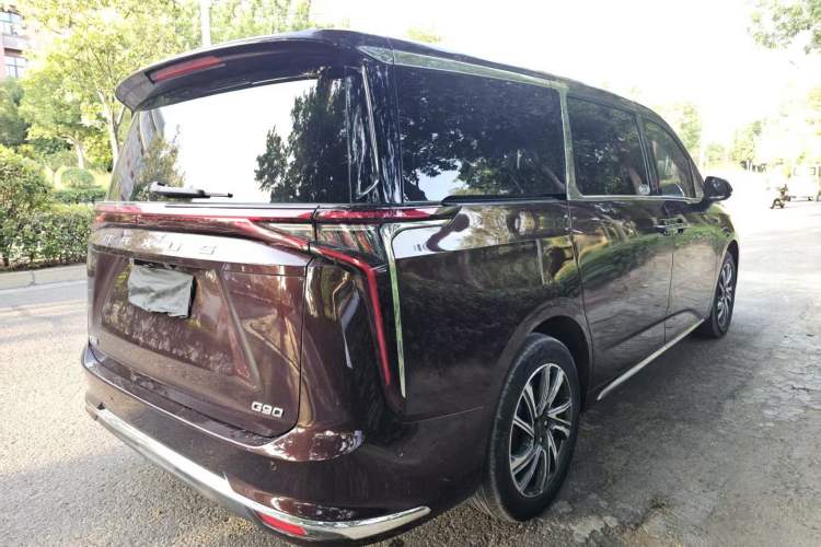 Used SAIC MAXUS G90 2022 2.0T Interstellar Seven-Seater Exterior 2