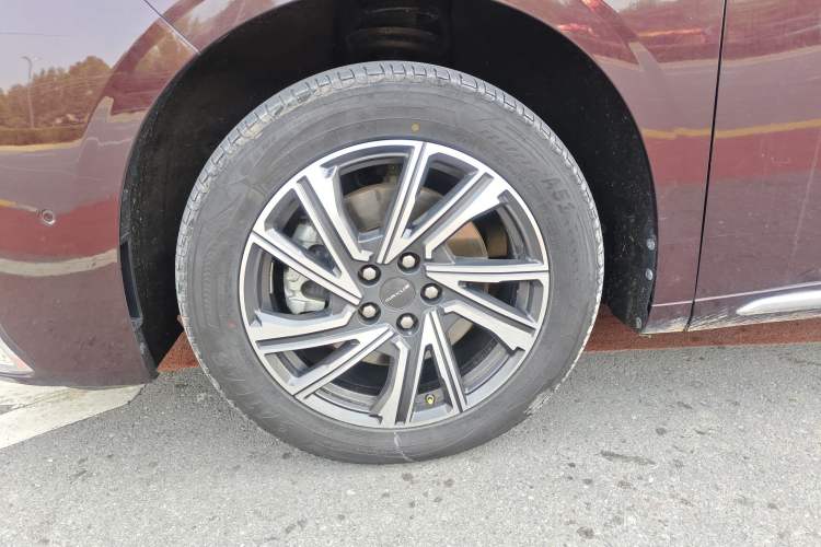 Used SAIC MAXUS G90 2022 2.0T Interstellar Seven-Seater Exterior 3