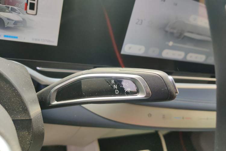 Used SAIC MAXUS G90 2022 2.0T Interstellar Seven-Seater Gear Lever