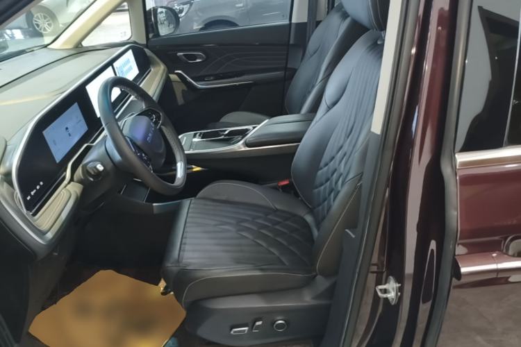 Used SAIC MAXUS G90 2022 2.0T Starry Seven-Seater Left Front Seat