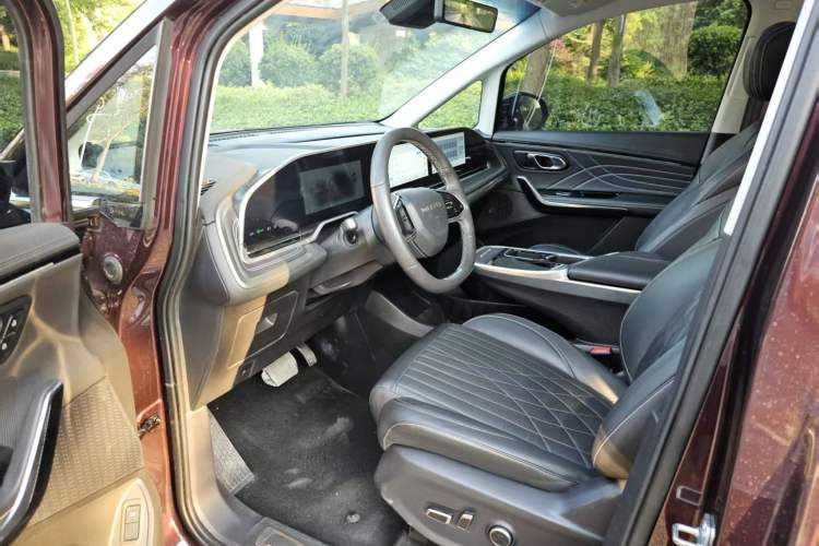 Used SAIC MAXUS G90 2022 2.0T Interstellar Seven-Seater Left Front Seat