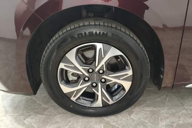 Used SAIC MAXUS G90 2022 2.0T Starry Seven-Seater Left Front Wheel Hub
