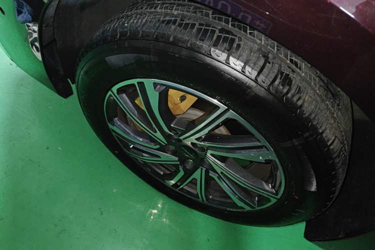 Used SAIC MAXUS G90 2022 2.0T Interstellar Seven-Seater Left Front Wheel Hub