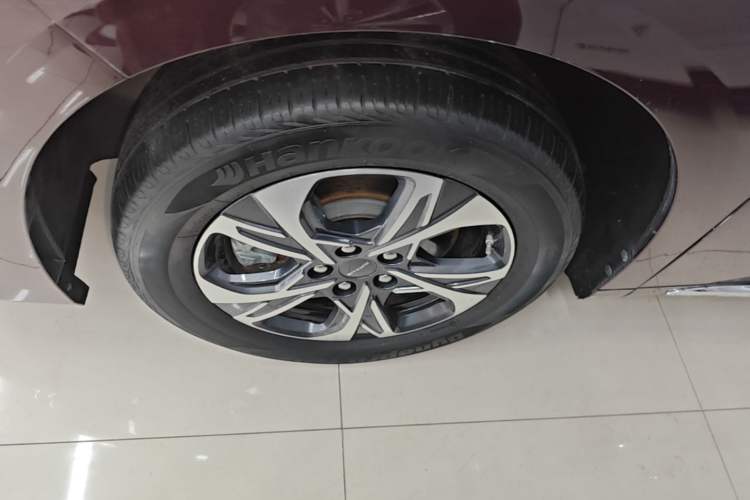 Used SAIC MAXUS G90 2022 2.0T Galaxy Seven-Seater Version Left Front Wheel Hub