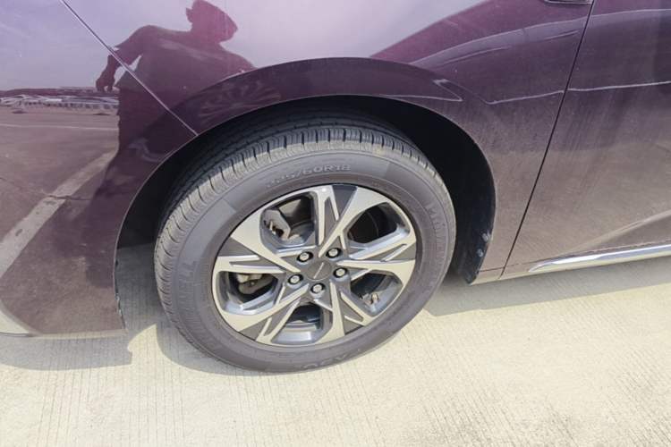 Used SAIC MAXUS G90 2022 2.0T Galaxy Seven-Seater Version Left Front Wheel Hub