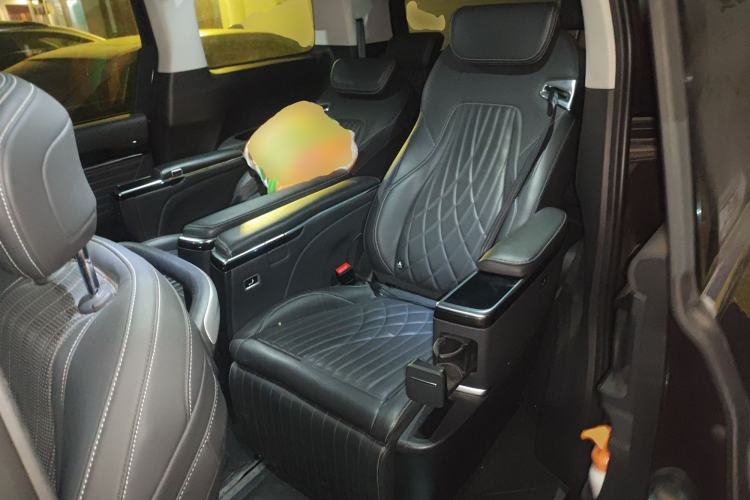 Used SAIC MAXUS G90 2022 2.0T Xingyun Seven-Seater Version Left Rear Seat