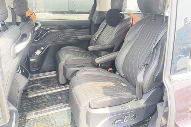 Used SAIC MAXUS G90 2022 2.0T Galaxy Seven-Seater Version Left Rear Seat