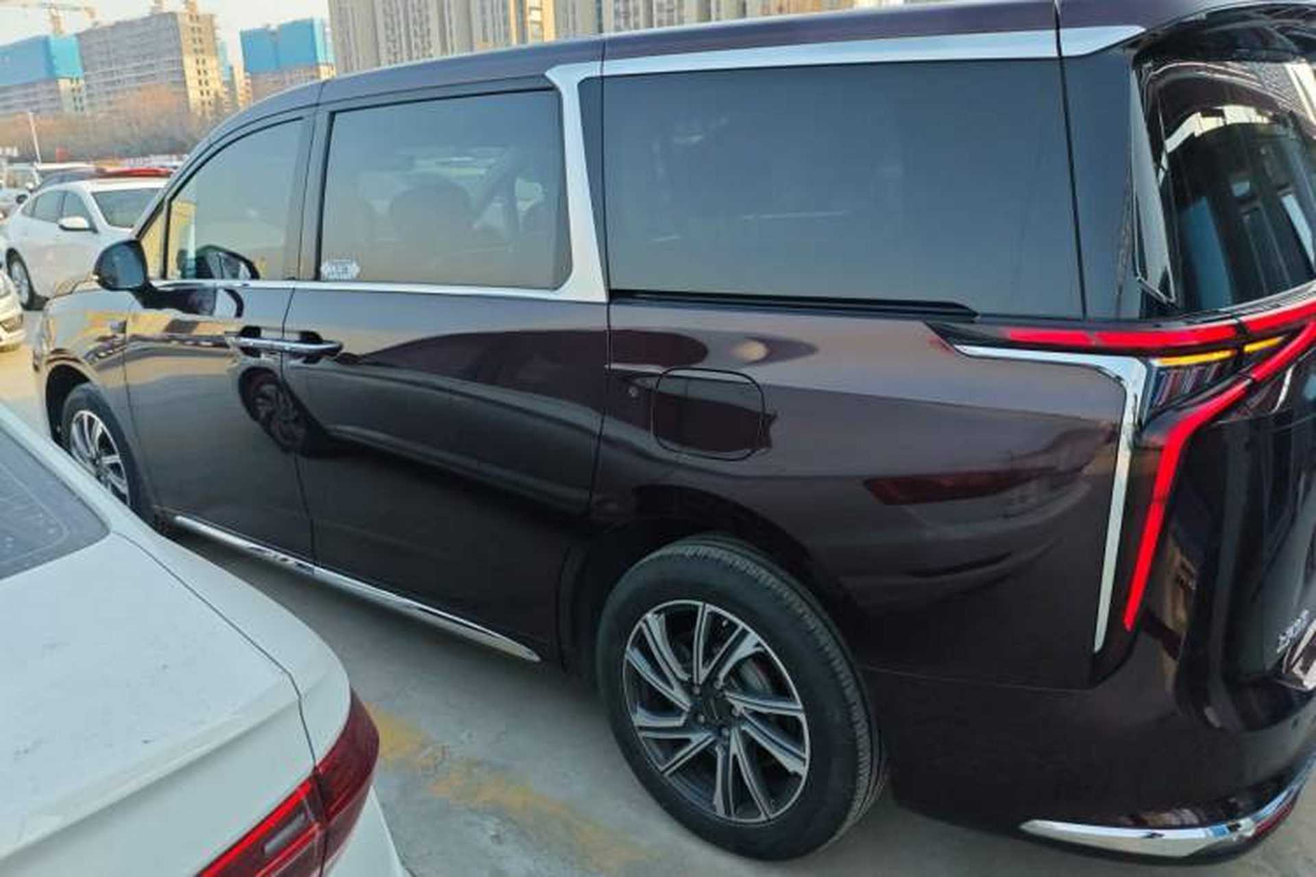 Used SAIC MAXUS G90 2022 2.0T Xingyun Seven-Seater Version Left Side
