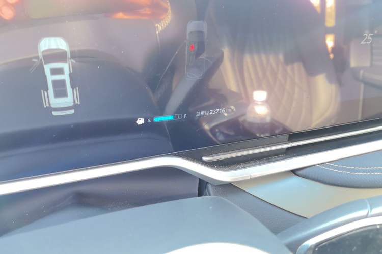 Used SAIC MAXUS G90 2022 2.0T Galaxy Seven-Seater Version Odometer Close Up