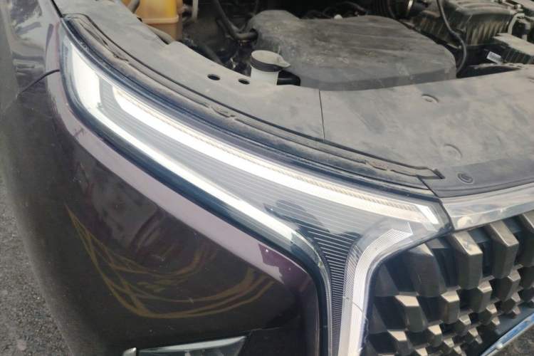 Used SAIC MAXUS G90 2022 2.0T Xingyun Seven-Seater Version Right Front Headlight