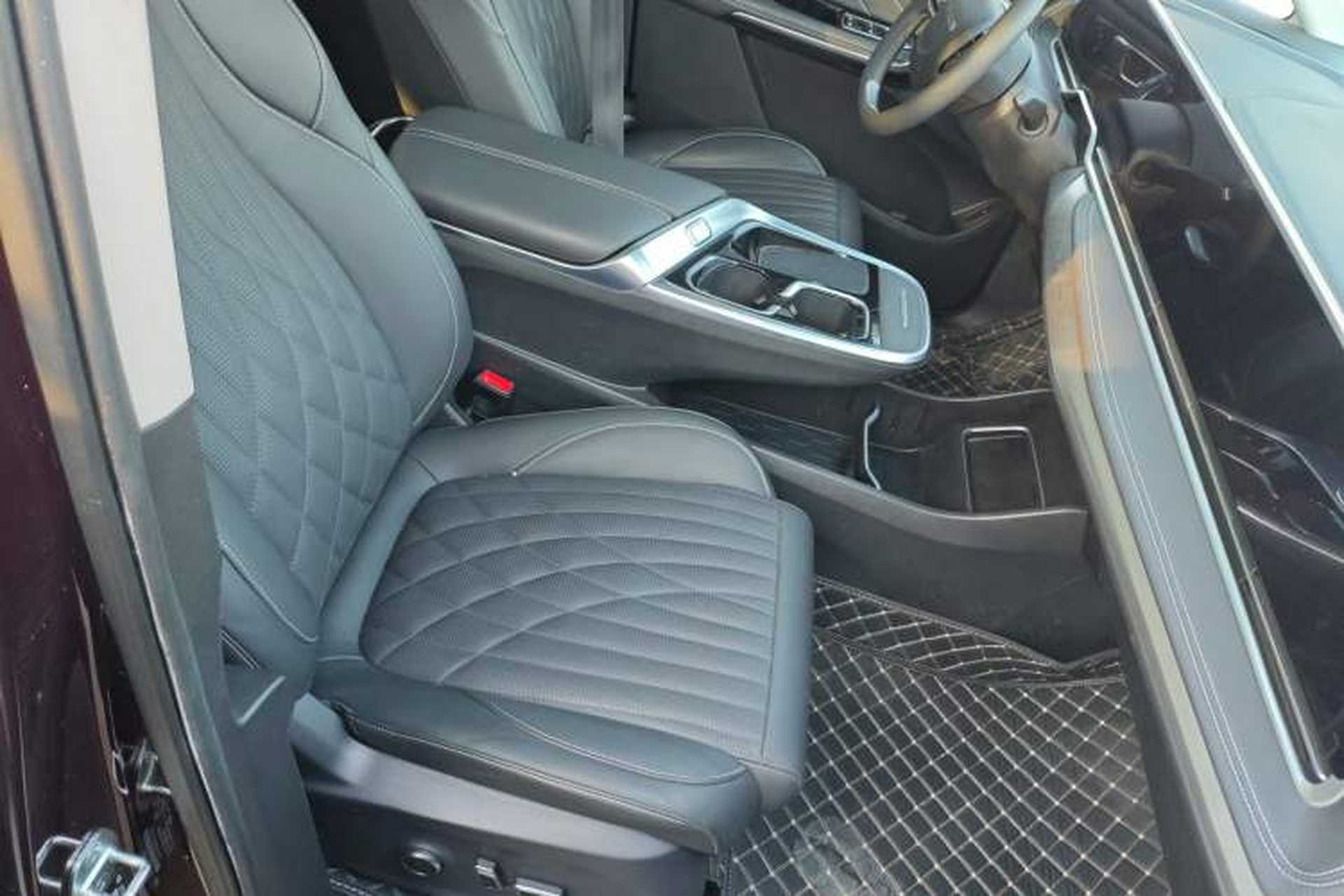 Used SAIC MAXUS G90 2022 2.0T Xingyun Seven-Seater Version Right Front Seat