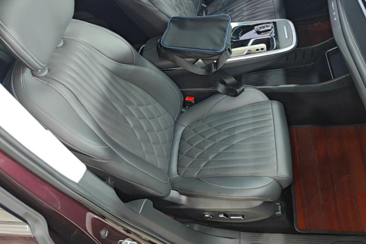 Used SAIC MAXUS G90 2022 2.0T Galaxy Seven-Seater Version Right Front Seat