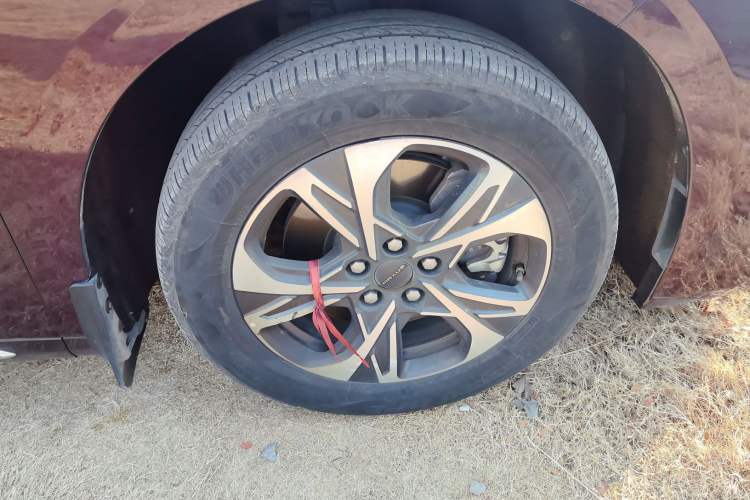 Used SAIC MAXUS G90 2022 2.0T Galaxy Seven-Seater Version Right Front Wheel Hub