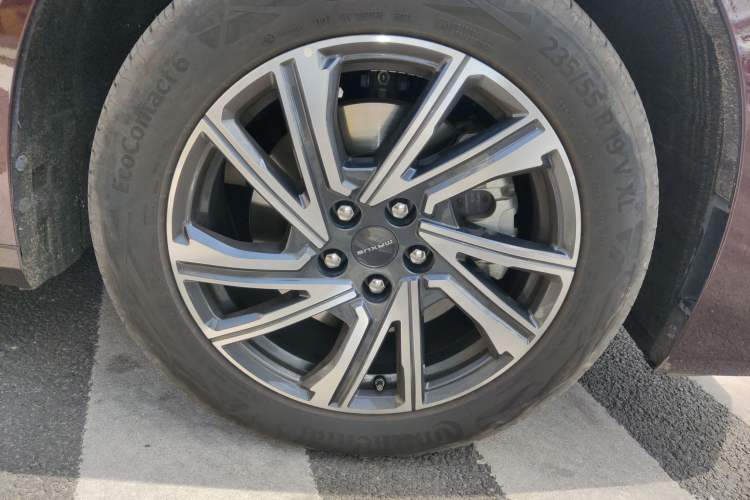 Used SAIC MAXUS G90 2022 2.0T Interstellar Seven-Seater Right Front Wheel Hub