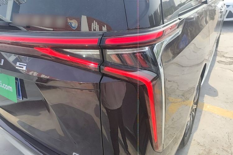 Used SAIC MAXUS G90 2022 2.0T Interstellar Seven-Seater Right Rear Taillight