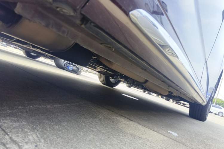 Used SAIC MAXUS G90 2022 2.0T Galaxy Seven-Seater Version Right Side Sill