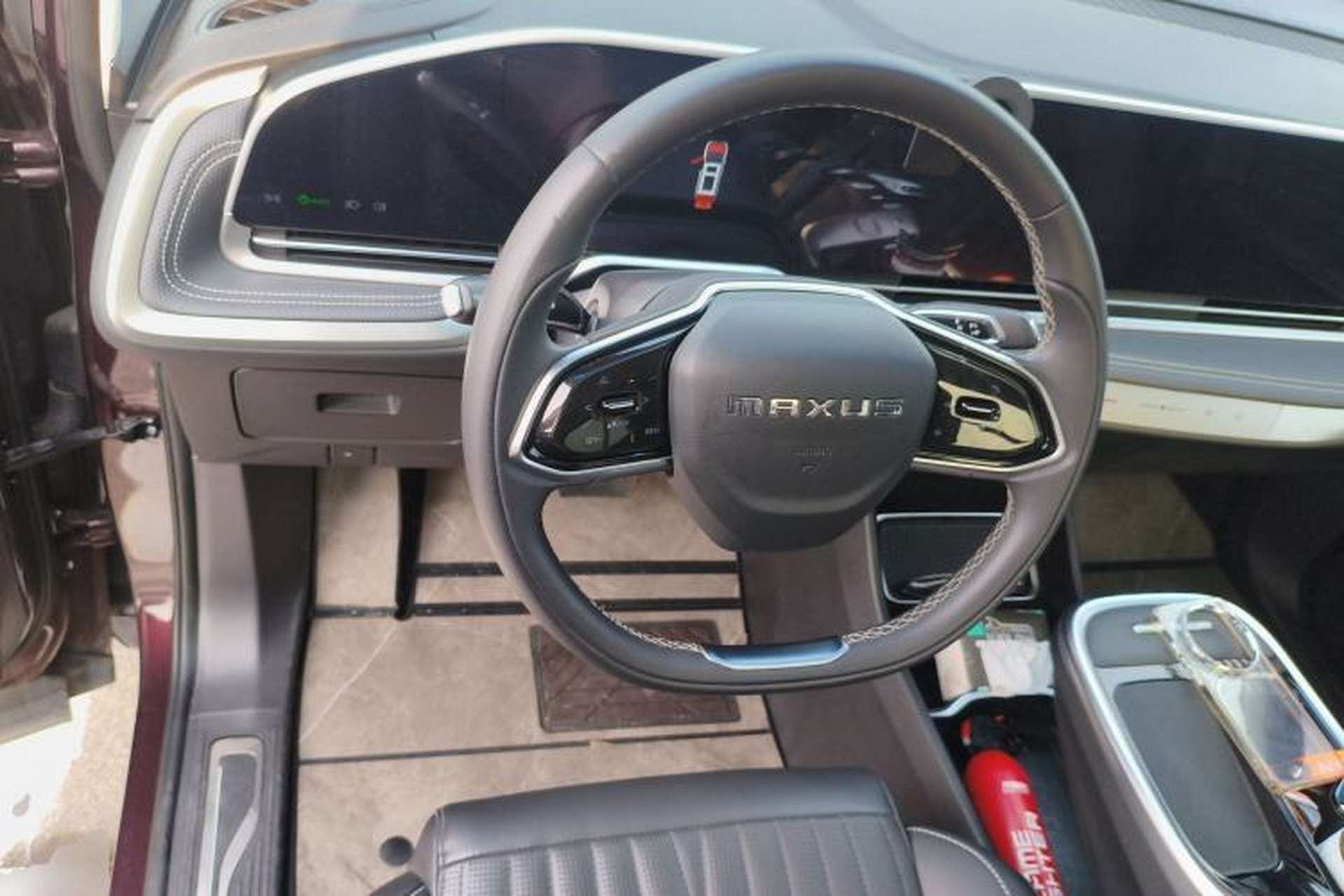 Used SAIC MAXUS G90 2022 2.0T Xingyun Seven-Seater Version Steering Wheel