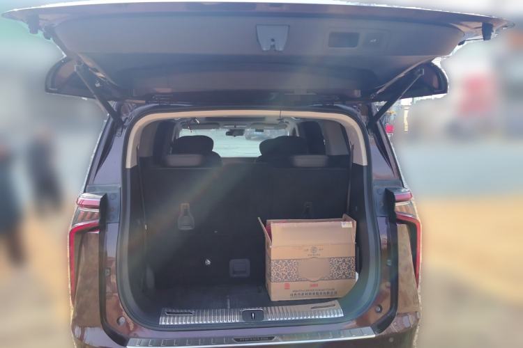 Used SAIC MAXUS G90 2022 2.0T Galaxy Seven-Seater Version Trunk