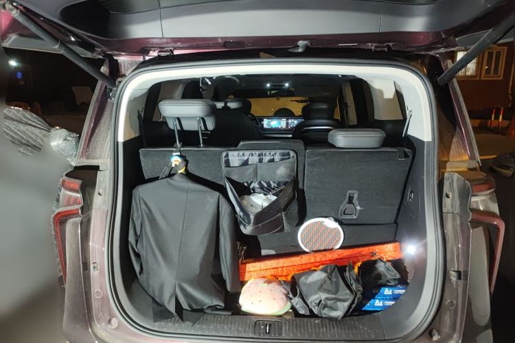 Used SAIC MAXUS G90 2022 2.0T Xingyun Seven-Seater Version Trunk