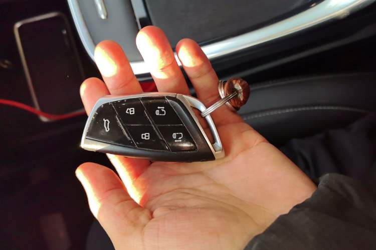 Used SAIC MAXUS G90 2022 2.0T Galaxy Seven-Seater Version Vehicle Key