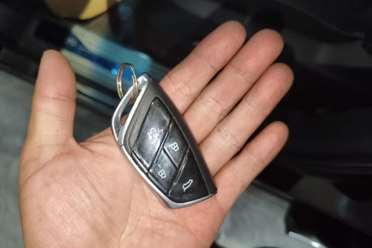 Used SAIC MAXUS G90 2022 2.0T Starry Seven-Seater Vehicle Key