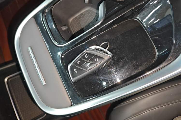 Used SAIC MAXUS G90 2022 2.0T Galaxy Seven-Seater Version Vehicle Key