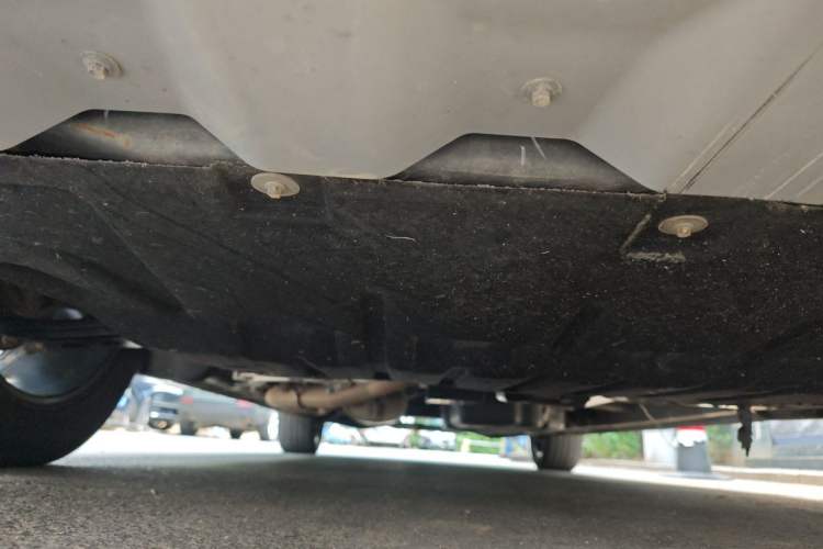 Used SAIC MAXUS G90 2022 2.0T Interstellar Seven-Seater Chassis Front