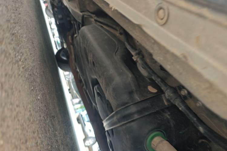 Used SAIC MAXUS G90 2022 2.0T Interstellar Seven-Seater Chassis Rear Left