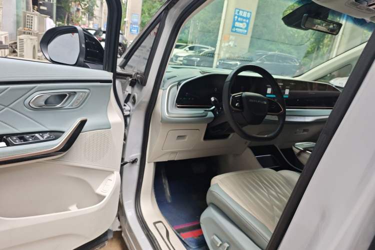 Used SAIC MAXUS G90 2022 2.0T Interstellar Seven-Seater Driver Seat