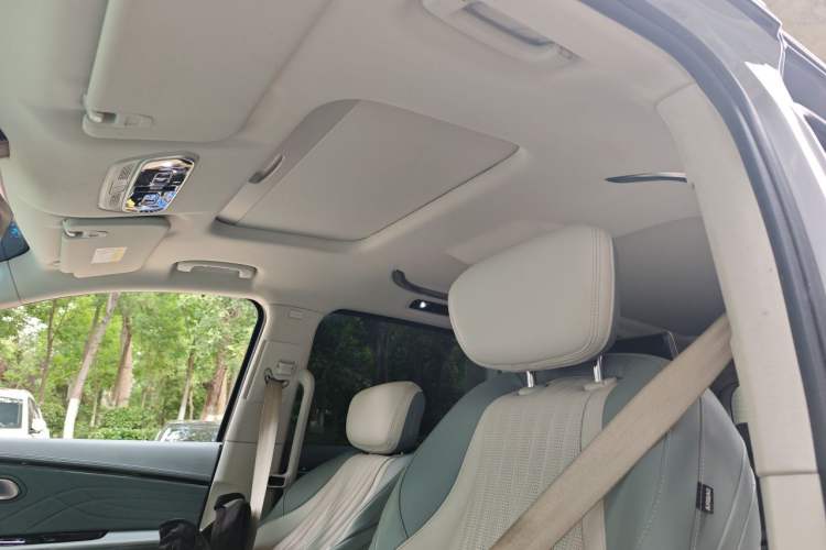 Used SAIC MAXUS G90 2022 2.0T Interstellar Seven-Seater Headliner