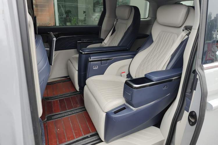 Used SAIC MAXUS G90 2022 2.0T Interstellar Six-Seater Edition Interior 1