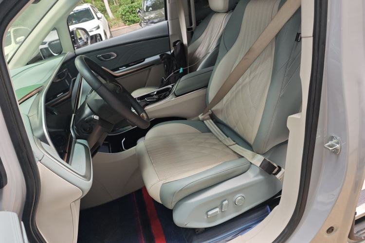 Used SAIC MAXUS G90 2022 2.0T Interstellar Seven-Seater Left Front Seat