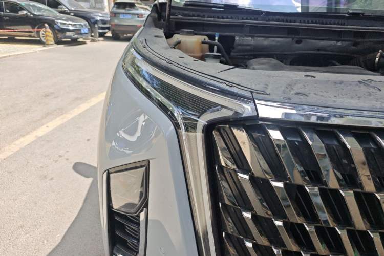 Used SAIC MAXUS G90 2022 2.0T Interstellar Seven-Seater Right Front Headlight