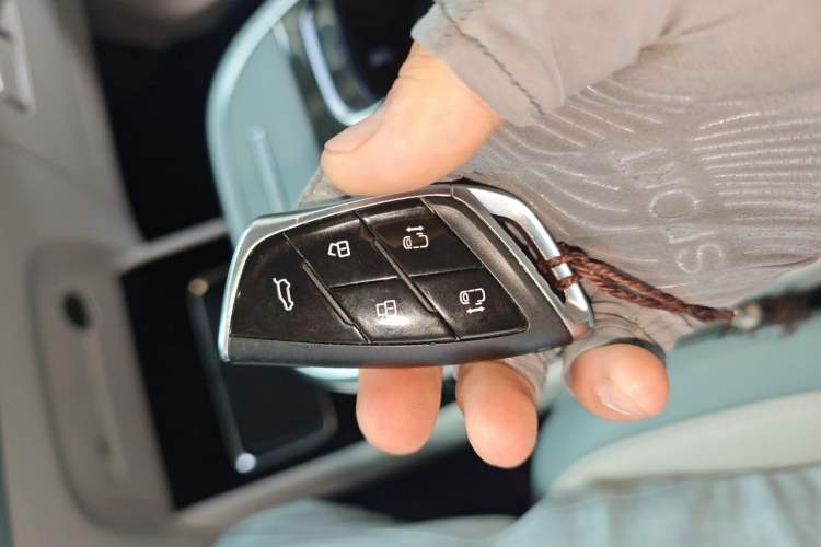 Used SAIC MAXUS G90 2022 2.0T Interstellar Seven-Seater Vehicle Key