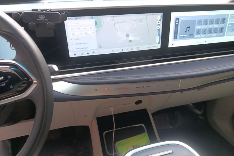 Used SAIC MAXUS G90 2022 2.0T Galaxy Seven-Seater Version Audio And AC Panel