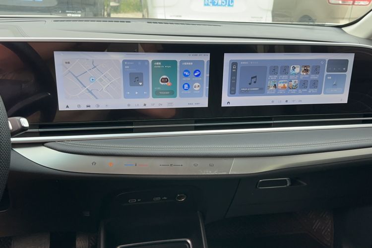 Used SAIC MAXUS G90 2022 2.0T Starry Seven-Seater Audio And AC Panel