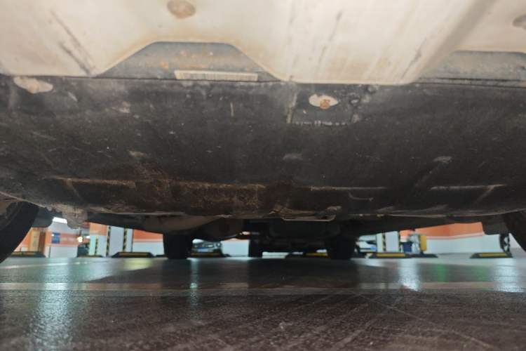 Used SAIC MAXUS G90 2022 2.0T Starry Seven-Seater Chassis Front