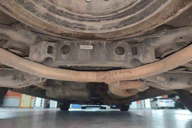 Used SAIC MAXUS G90 2022 2.0T Starry Seven-Seater Chassis Rear