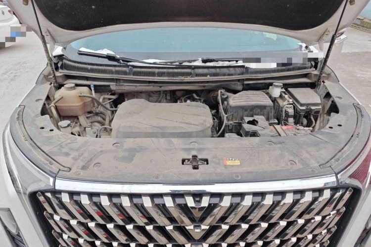 Used SAIC MAXUS G90 2022 2.0T Xingyun Seven-Seater Version Engine Bay