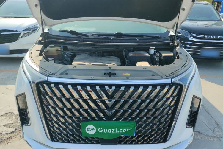 Used SAIC MAXUS G90 2022 2.0T Galaxy Seven-Seater Version Engine Bay