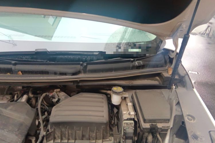 Used SAIC MAXUS G90 2022 2.0T Interstellar Seven-Seater Engine Bay Left